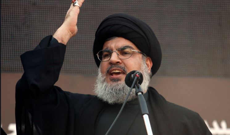 كاتب سعودي يصف حسن نصر الله بـ “الصبيانية” ويدعو الشعب اللبناني لإجتثاث “حزب الله”