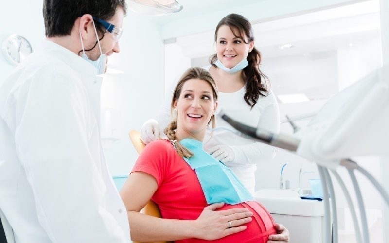مخاطر تبييض الأسنان بالليزر للحامل .. وأبرز البدائل الآمنة